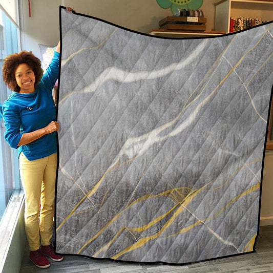 Lightweight & Breathable Quilt With Edge-wrapping Strips