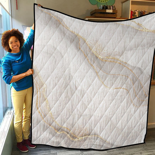 Lightweight & Breathable Quilt With Edge-wrapping Strips