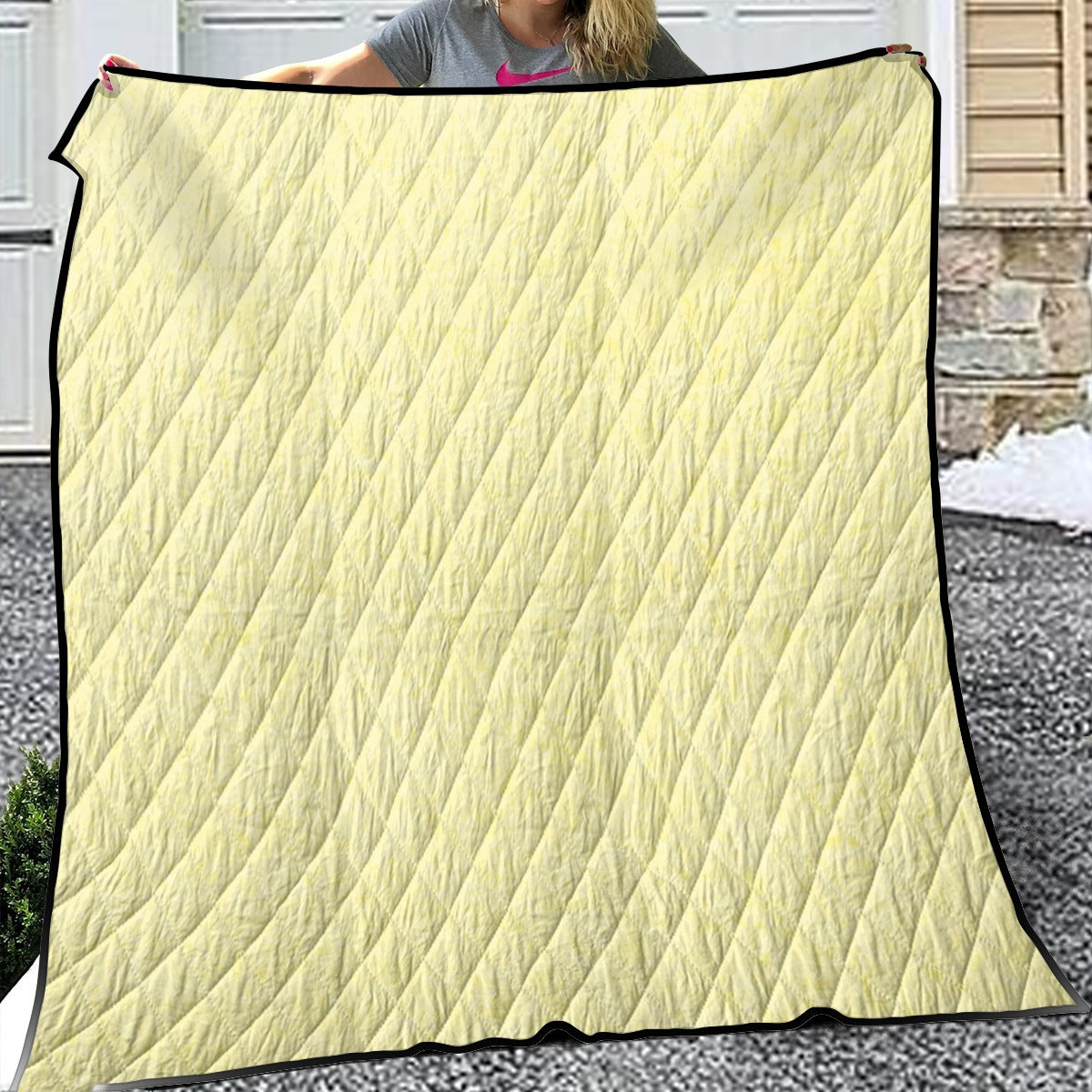 Lightweight & Breathable Quilt With Edge-wrapping Strips