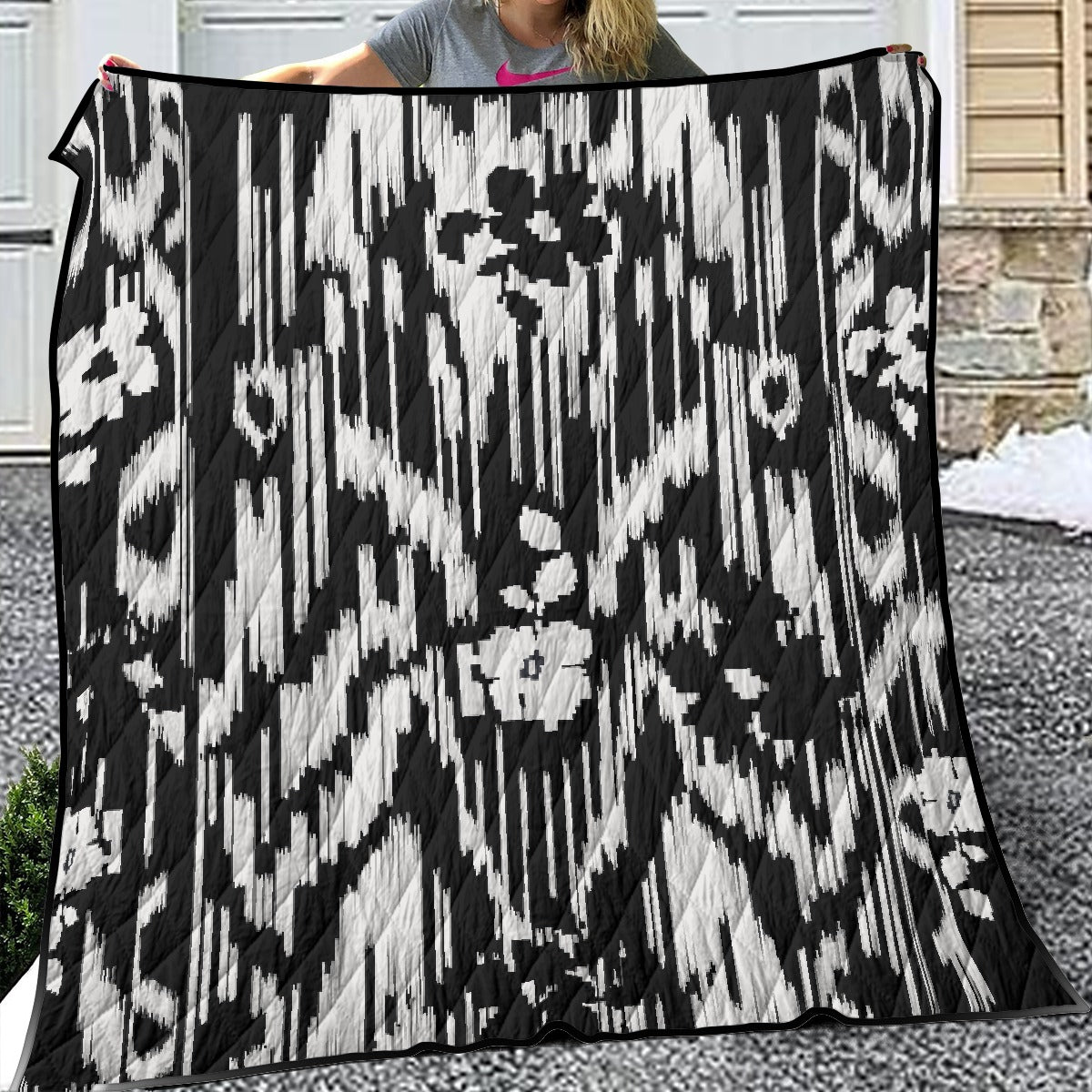 Lightweight & Breathable Quilt With Edge-wrapping Strips