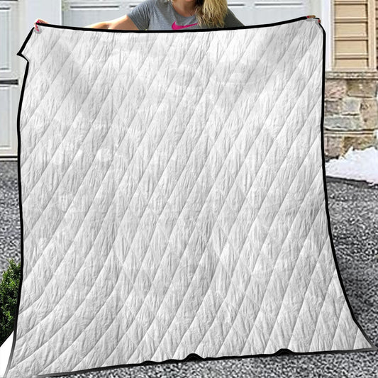 Lightweight & Breathable Quilt With Edge-wrapping Strips